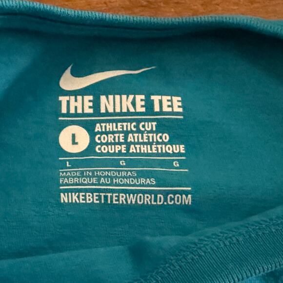 The Nike Tee Women’s Athletic Cut T‑Shirt, Size L, Turquoise with Graphic Logo - Picture 4 of 7